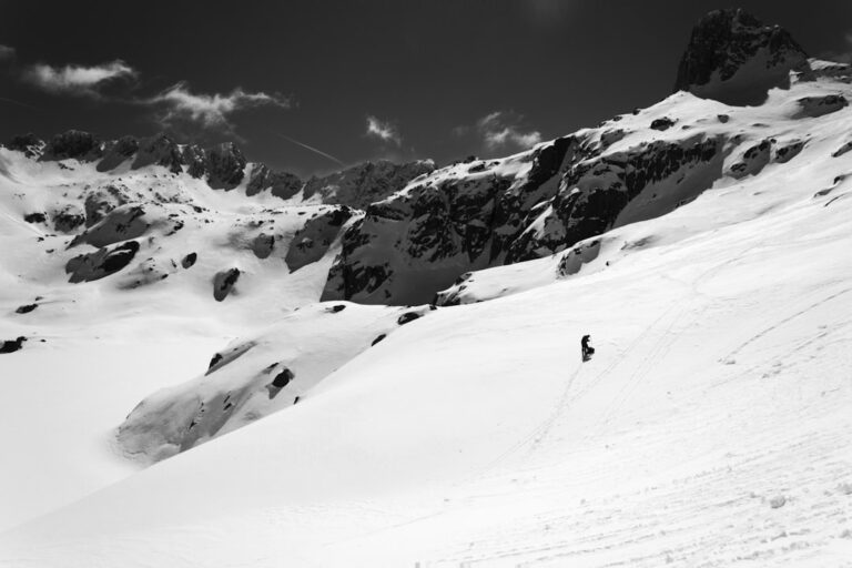 Verbier vs Val d’Isère guide for advanced Americans skiing Europe first time